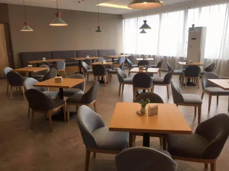 Ruibaiyun Hotel (Baoying Yeting Road) Отели в г. Баоин