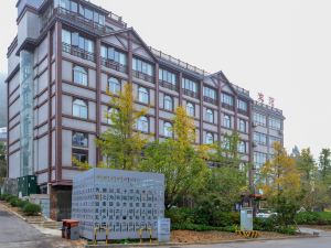 Borrman Hotel ( Tong Mountain Jiugong Mountain Scenic Area)