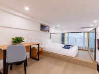 澳斯特酒店公寓(珠海拱北口岸店) - 观景loft双床房