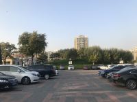 北京花神假日酒店 - 停车场