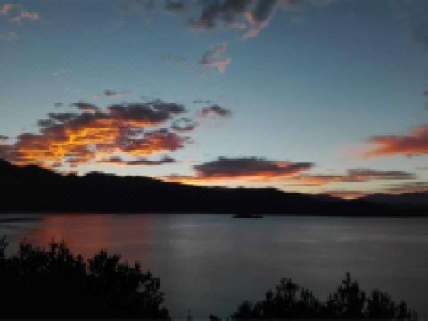 湖畔青年客栈(盐源赵家湾店) - 酒店附近