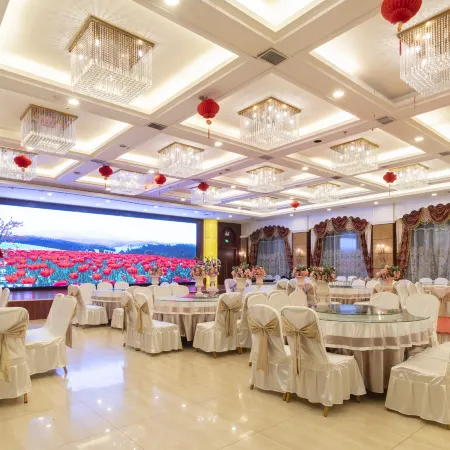 Qitai yunchuang Garden Hotel