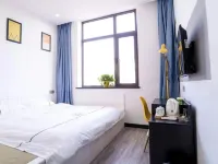 SanFeng Hotel(Dalian Lvshun Metro Station) Отели рядом с достопримечательностью «Foreign Language Teaching and Research Department of Dalian Medical University»