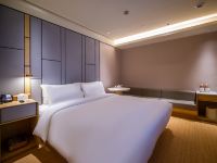 全季酒店(上海嘉定百联购物中心店) - 大床房A(无窗）