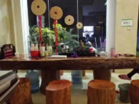 Fuxian Lake Sea Chao Inn (Gushan Scenic Area)