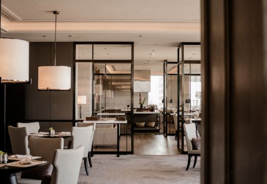 2. 더 리츠 칼튼,..