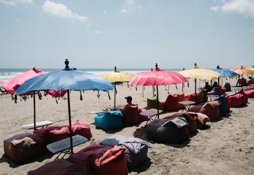 3. 로이즈 인 발리..