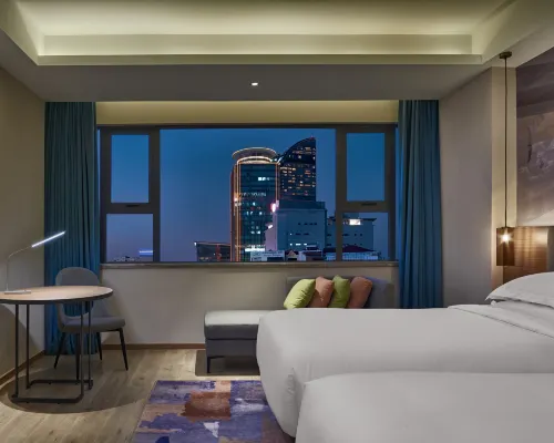 Aurea Central Hotel Hotels near Central Mall
