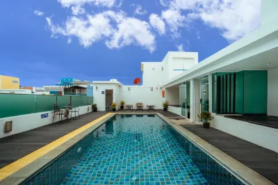 ICheck Inn Central Patong Phuket Hôtels à proximité de : The Regent Bangtao