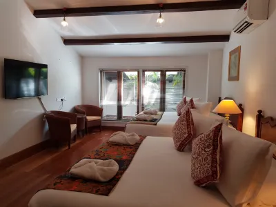 Heeren Straits Hotel