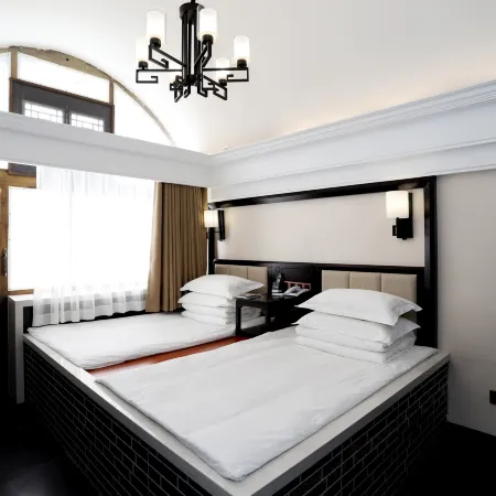 Yilu Hotel