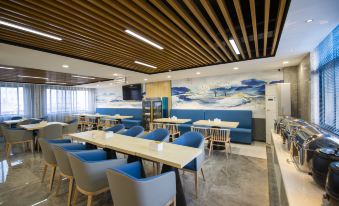 H hotel - Housity