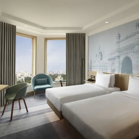 Novotel Mumbai Juhu Beach Отели рядом с достопримечательностью «Пляж Версова»