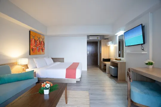 ห้องดีลักซ์ เตียงใหญ่ พร้อมระเบียง