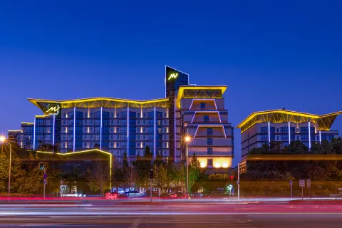 Grand Metropark Universal Dinosaur Town Hotel
