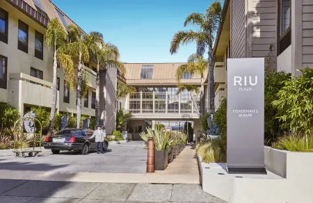 Riu Plaza Fisherman's Wharf Отели рядом с достопримечательностью «Форт-Пойнт»