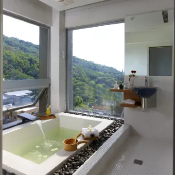 Hotel Double One Hotel dekat Stasiun Beitou