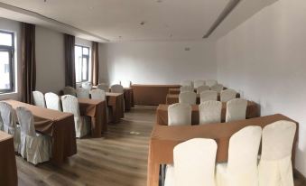 Baiyi Hotel(Zhenjiang Railway Station)