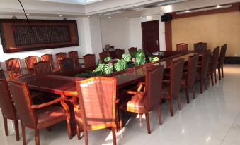 Xinfeng Hotel
