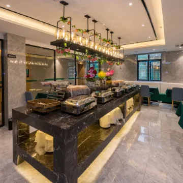 GreenTree Zhixuan Hotel (Fuzhou Sanfang Qixiang Nanmendou Subway Station) Отели рядом с достопримечательностью «Фуцзянский Медицинский Университет (Тайцзянский Кампанский) - библиоте»