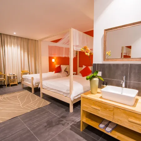 Mile October Hotel (Huquan Ecological Park & Honghe Water Town Branch) Hotels in Mile
