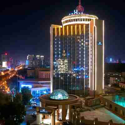 Universal Hotel Urumqi Hotel Exterior