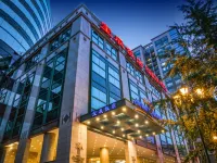 Howard Johnson Paragon Hotel Hotels near Beijing Train Station