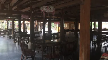 Shaman Dala Inn Отели рядом с достопримечательностью «Menghanman Tingfota Temple»