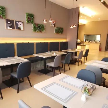 Homeinn Selected Hotel (Lvliang Binhe South Donglu)