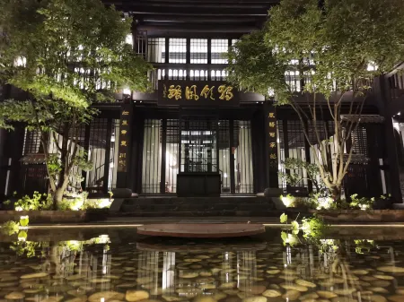 Yunshang Jiangnan Inn