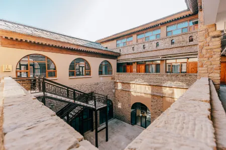 Jin Yanan · Xueshe Homestay Отели рядом с достопримечательностью «Wangjiaping Revolutionary Site»