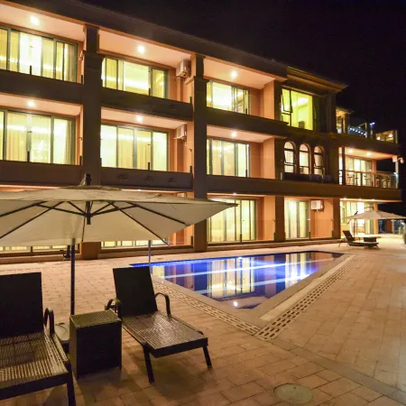 Fuxian Lake Rongxi Yuehu Resort Hotel