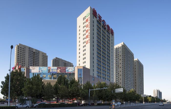 Vienna Hotel (Cangzhou XinhuaquYanBaiMall  Qian Tong Park Branch)