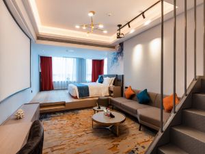 Nervan Light House·LOFT Hotel (Changsha South High-speed Railway Station)