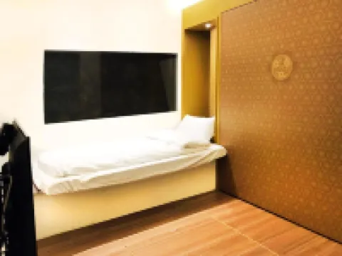 Ching Shang Tien Hua Hotels near Houtong Train Station
