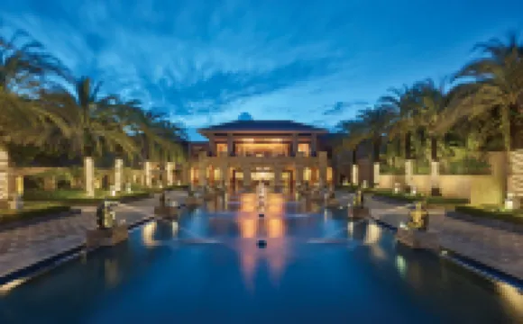 Wanda Reign Resort & Villas Sanya Haitang Bay โรงแรมในซานย่า