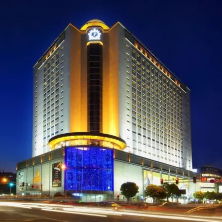 Grand Park Wuxi Отели рядом с достопримечательностью «Театр Мир»