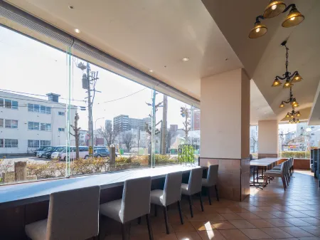 Art Hotel Aomori Отели рядом со станцией Син-Аомори