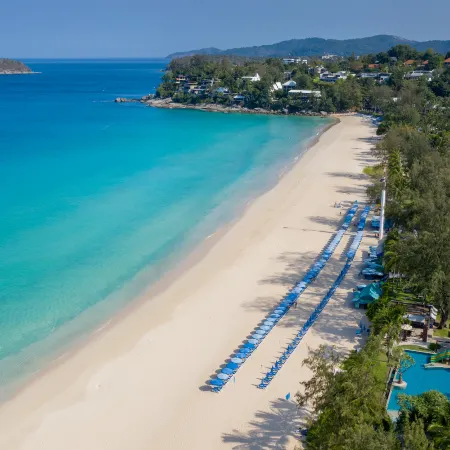 Katathani Phuket Beach Resort Отели рядом с достопримечательностью «Смотровая площадка Ката-Карон»