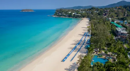 Katathani Phuket Beach Resort Отели рядом с достопримечательностью «Kata View Point»