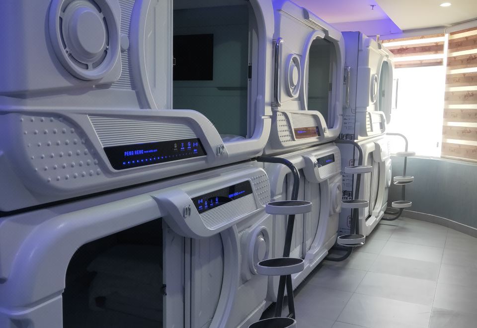 Dreamer Youth Hostel Room