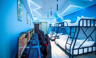 Xiangtan tease fish intelligent E-sports Theme Hotel