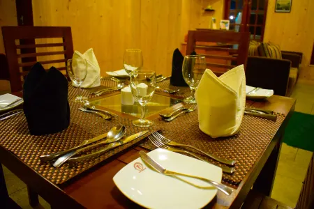 Blue Moon Hotel Отели в г. Район Нувара-Элия