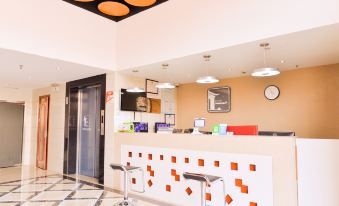 100 Inn Liangpin Hotel (Shanghai Minhang East China Normal University)