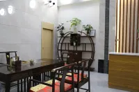 Huaning Renhe Hotel