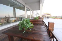 Dalu Island Resort Holiday Hotel Hotel di Donggang