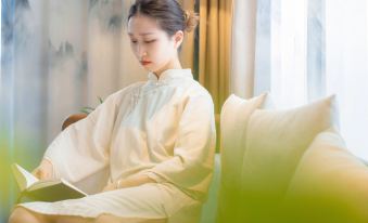 Floral Hotel· Juyi Hotel(Suining Wanda Plaza Government Service Center Store)