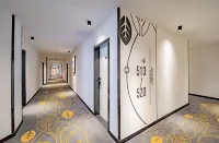 Changee Hotel (Haikou Qilou Old Street Nanya Plaza)