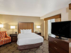 La Quinta Inn & Suites by Wyndham Las Vegas Red Rock