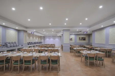 Vienna International Hotel (Hefei Binhu Convention and Exhibition Center Financial Port) Отели рядом с достопримечательностью «Anhui Jianzhu University (South Campus)»